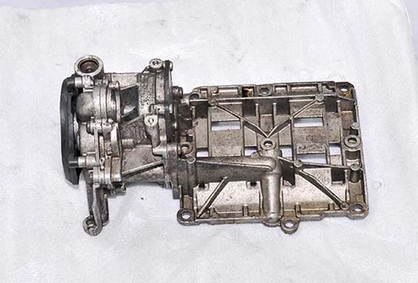 BMW İ SERİSİ ÇIKMA YEDEK PARÇA ÇIKMA BMW PARÇA 3.20- 5.20 DİZEL YAĞ POMPASI